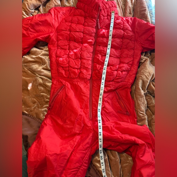 HCC Women’s Ski Snow Suit Lightweight Activewear Red 80s Quilted - Picture 7 of 11